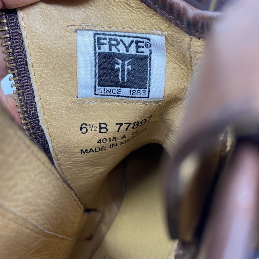 Frye Leather Side Zip Ankle Boots Melissa Button Short SZ 6.5B - Picture 11 of 11